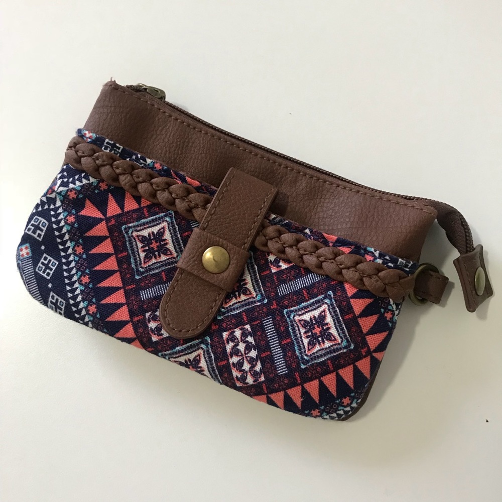 NWOT Aztec Print Double Pocket Pouch